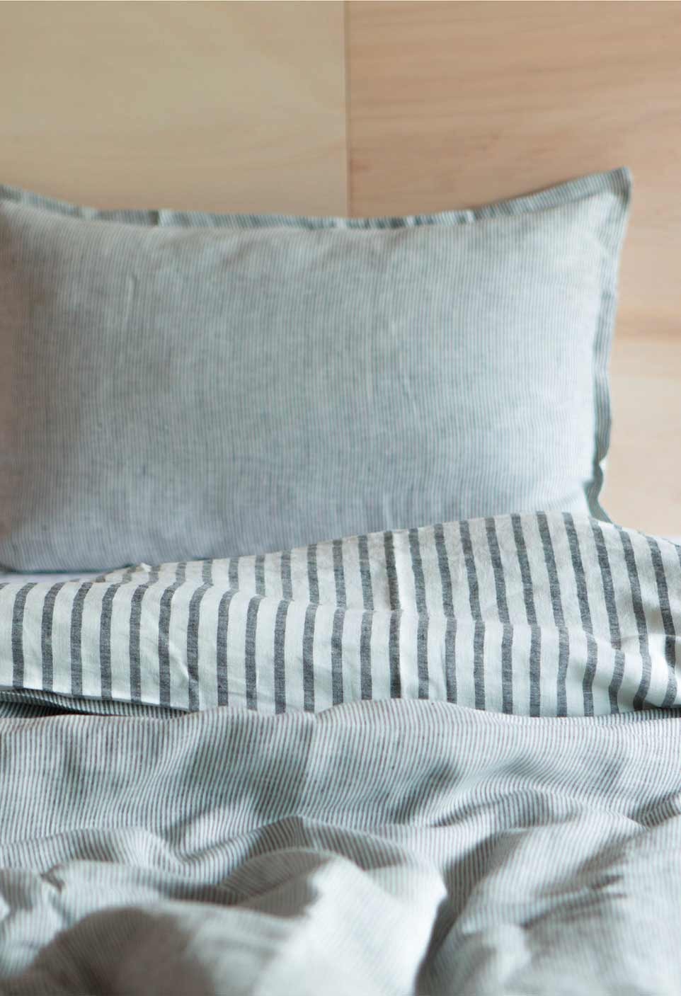 STRIPED & WASHED LINEN DUVET COVER  BLACK/MILK