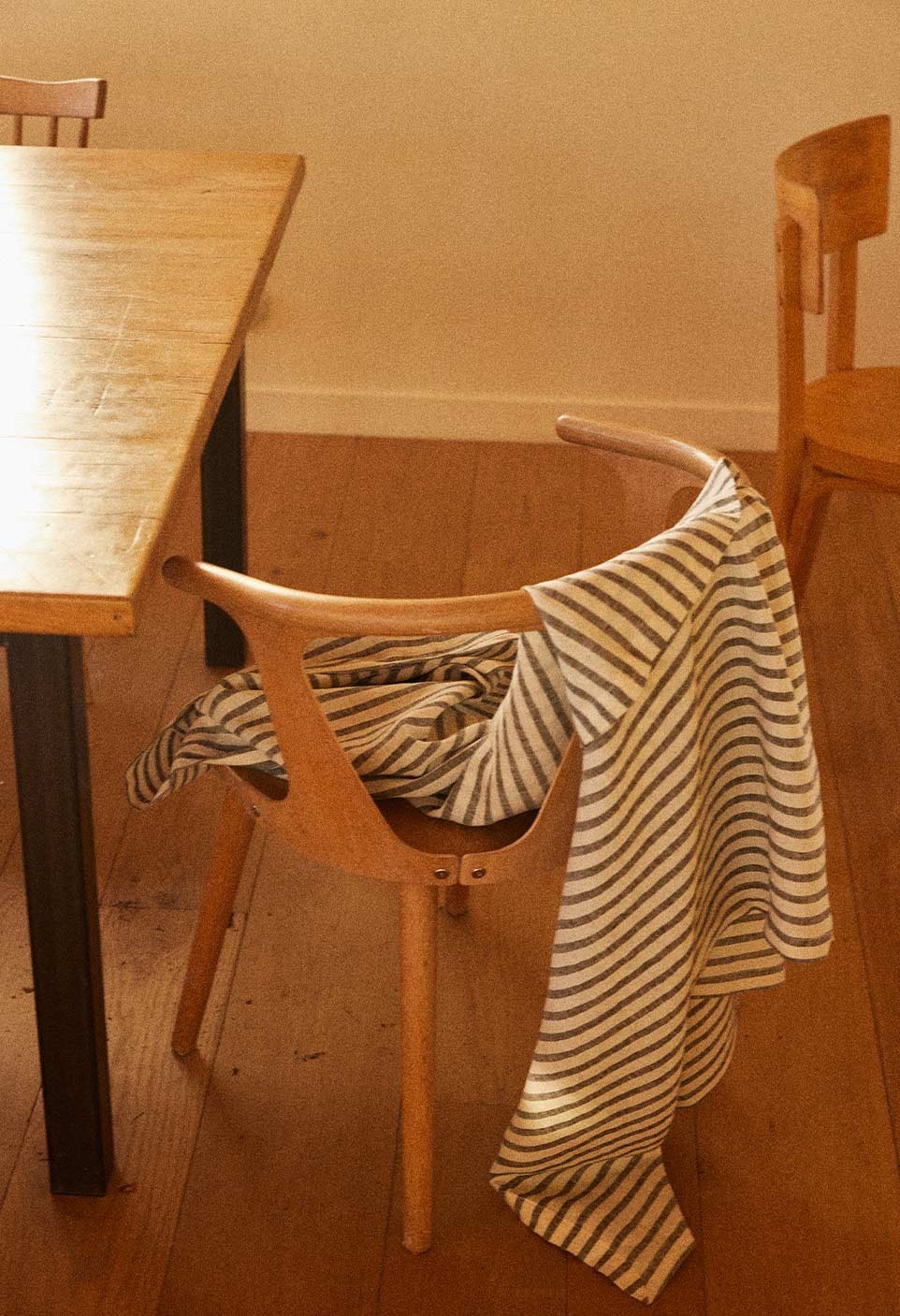 LINEN TABLECLOTH LARGE STRIPE BLACK/MILK