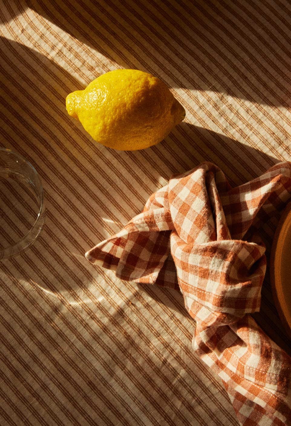 Linen tablecloth thin stripes cafe/milk