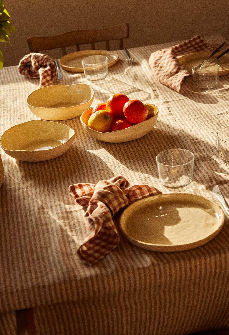 Linen tablecloth thin stripes cafe/milk