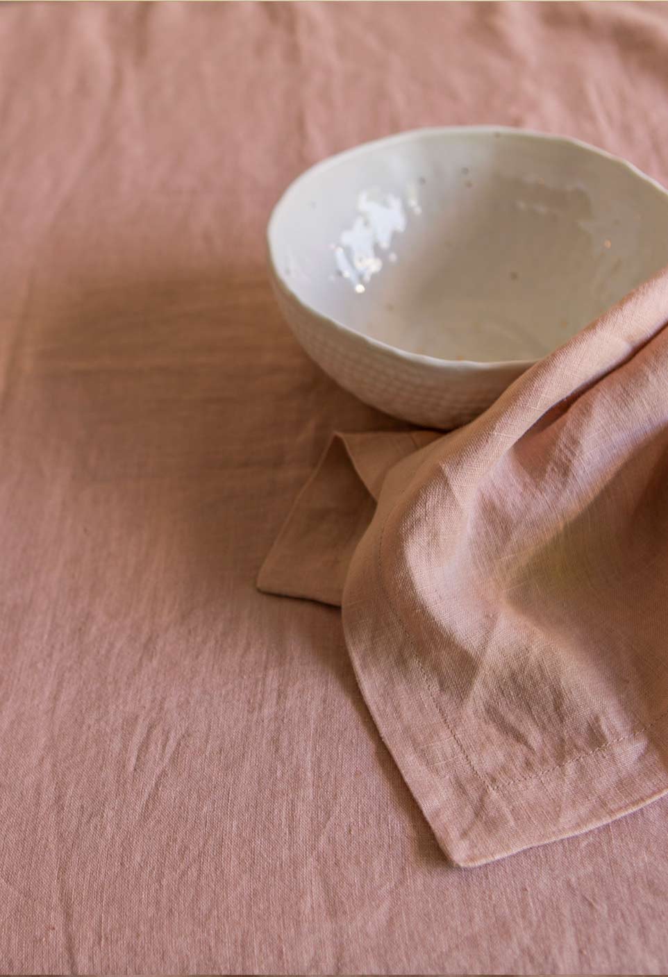 washed linen tablecloth pink glaise | Gabrielle Paris