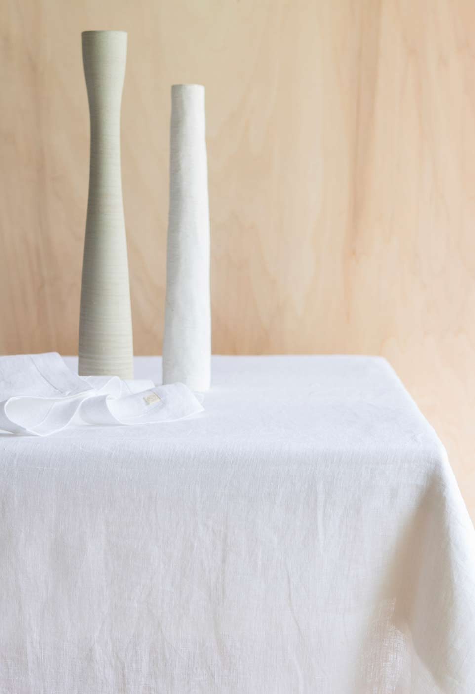 white snow washed linen tablecloth | Gabrielle Paris