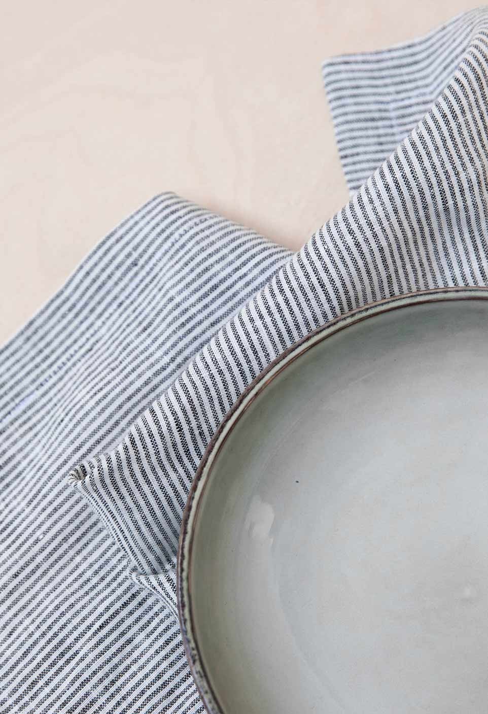 WASHED LINEN NAPKIN  THIN STRIPE BLACK/ MILK