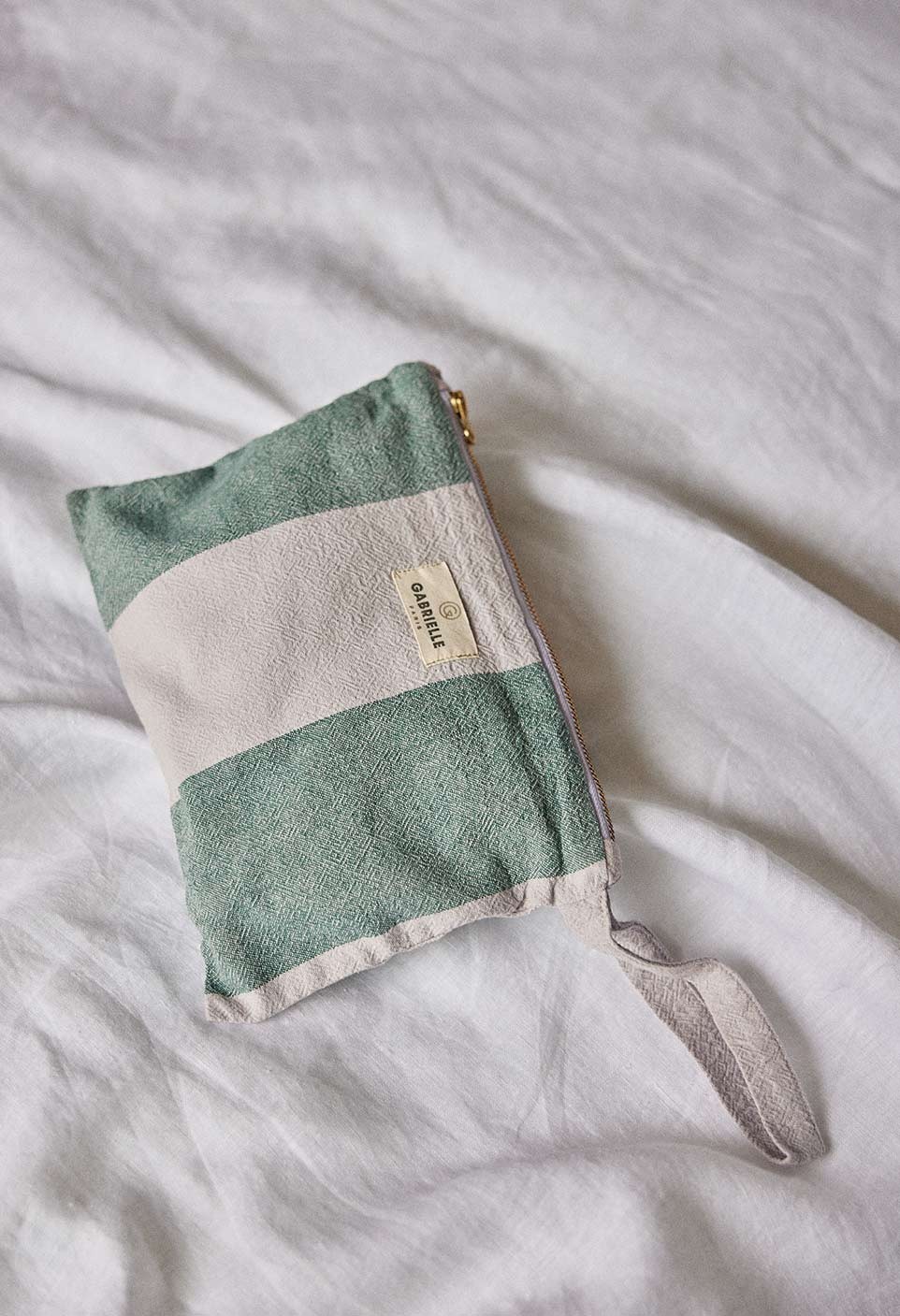 POUCH WITH HANDLES  CROISETTE