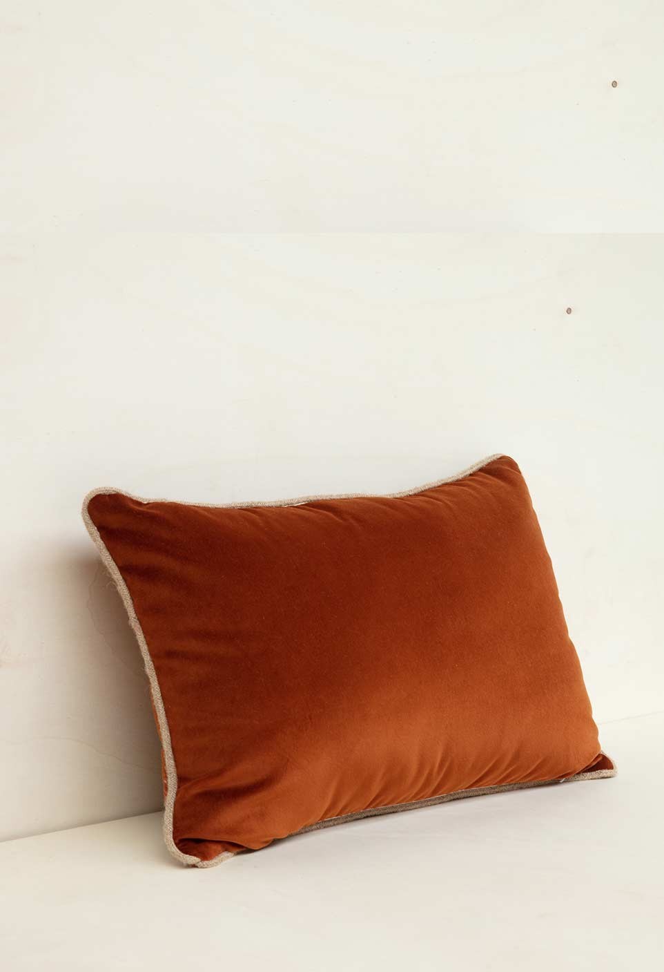 ANTIGUA CUSHION  CARAMEL