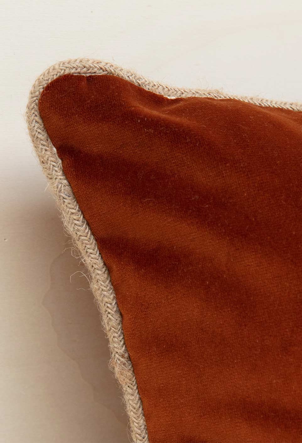 ANTIGUA CUSHION  CARAMEL