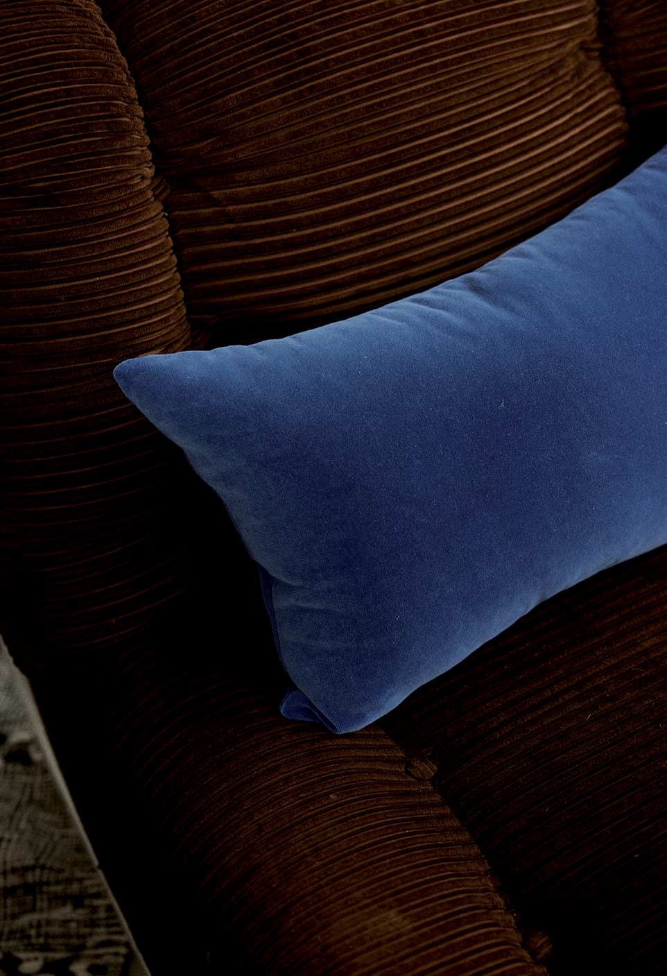 VELVET ARGENTINE CUSHION  INDIGO