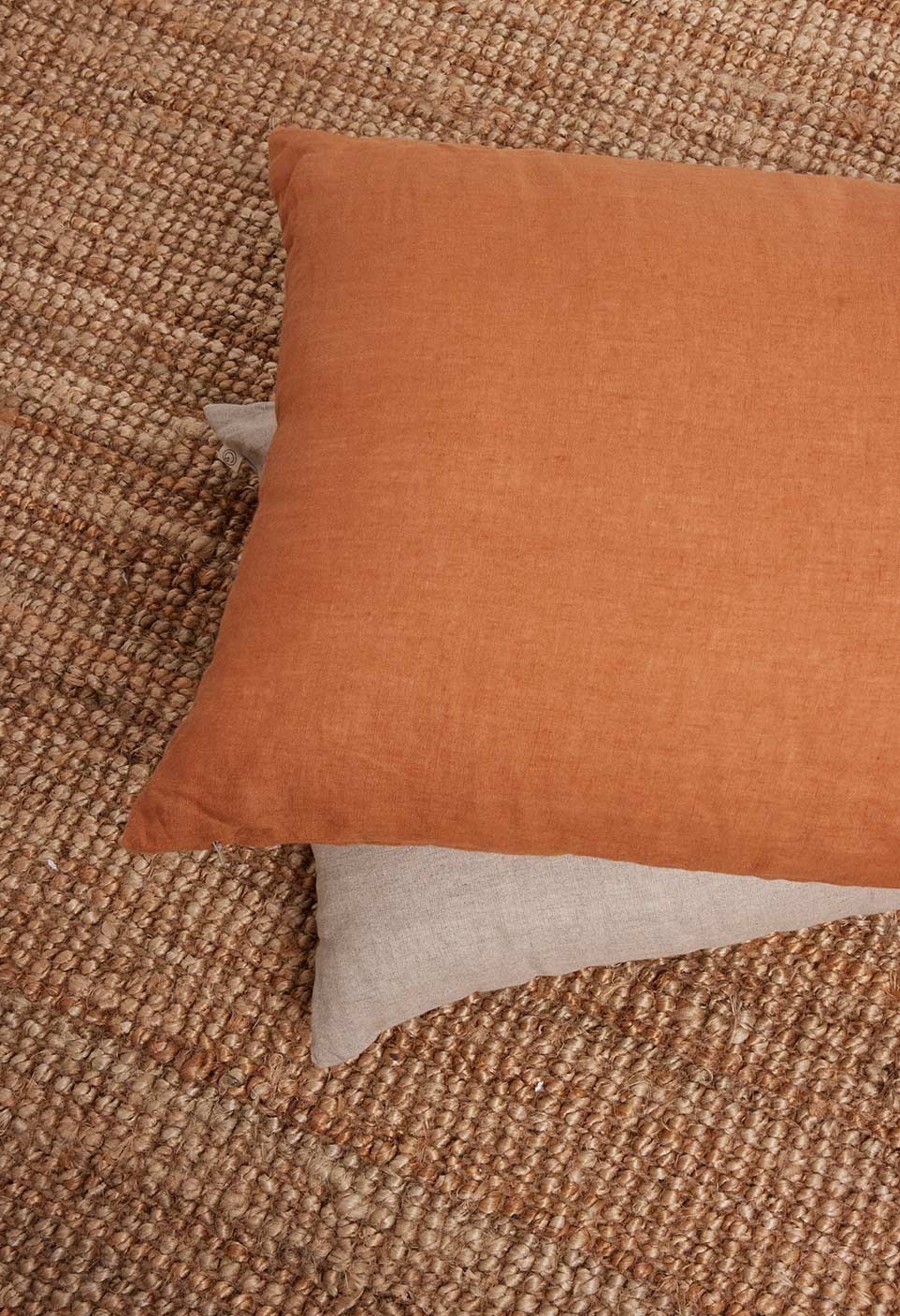 Sao Paulo cushion Caramel washed linen - Comfort & Elegance