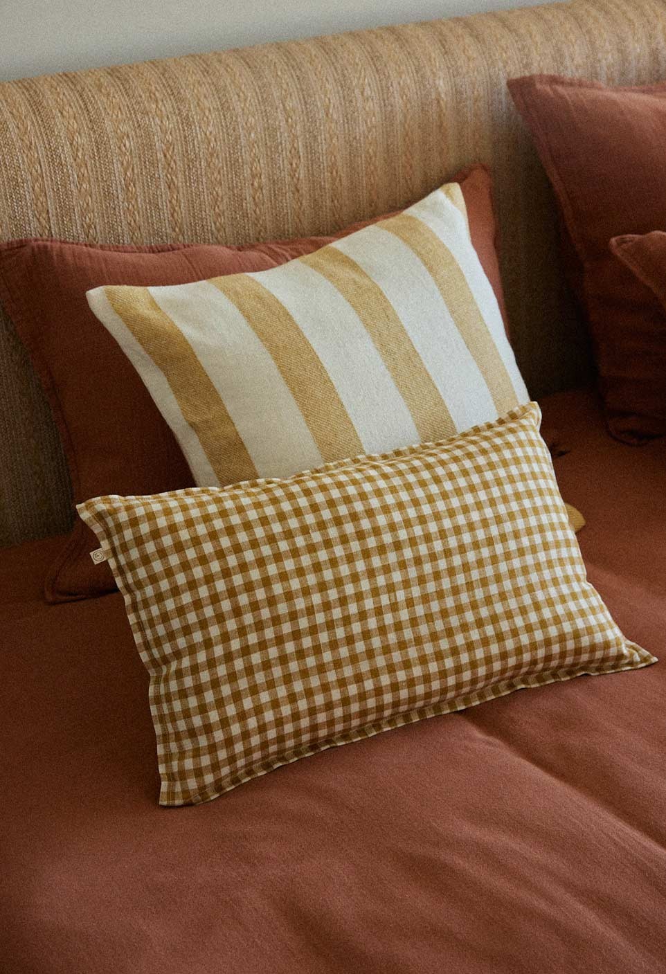 Check taormina cushion - washed linen - vichy curry - decoration