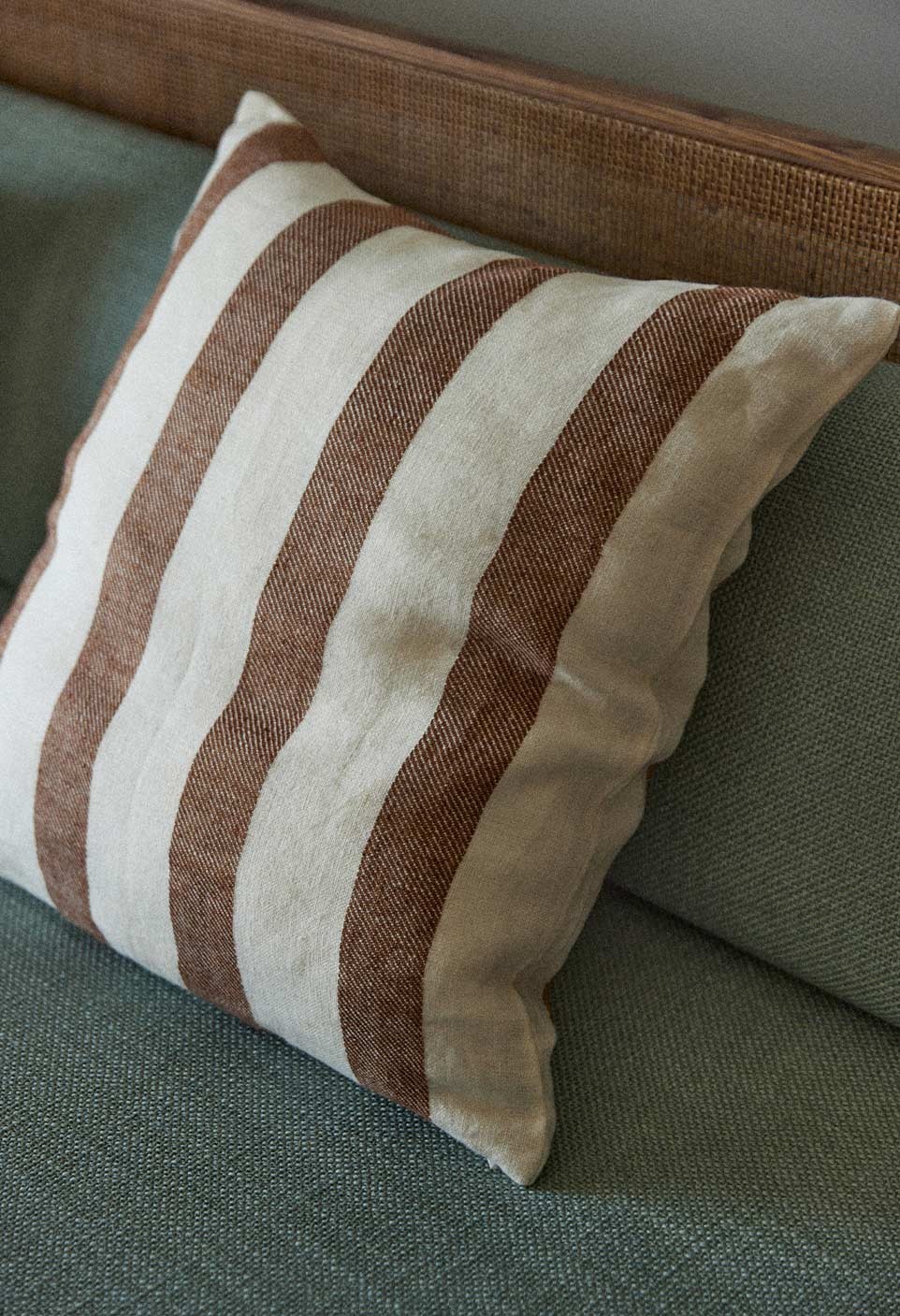 BASTIDE CUSHION  MOKA STRIPE