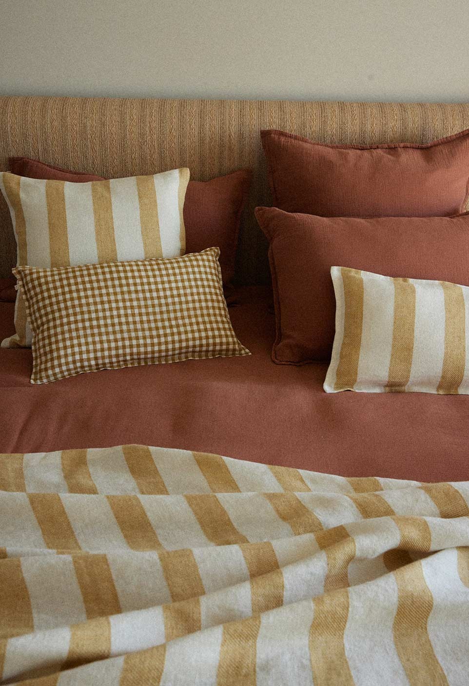 BASTIDE CUSHION  CURRY STRIPES