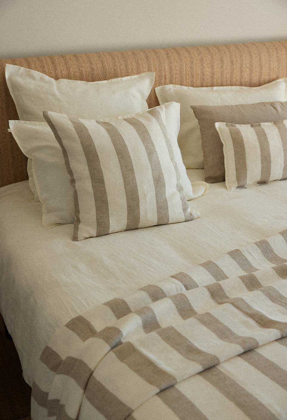 BASTIDE CUSHION  NATURAL STRIPES