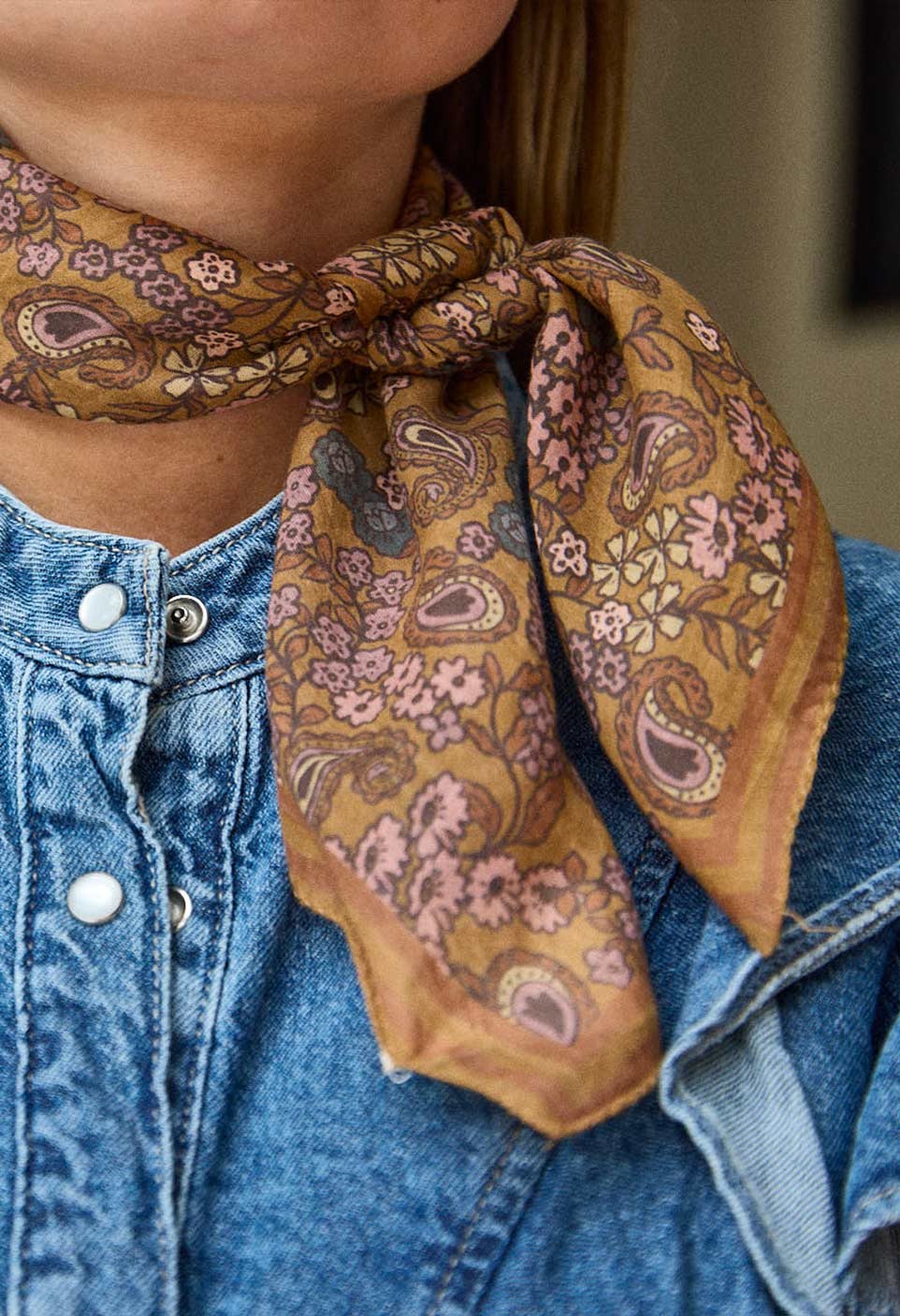 PETIT FOULARD  ARABESQUE OCRE