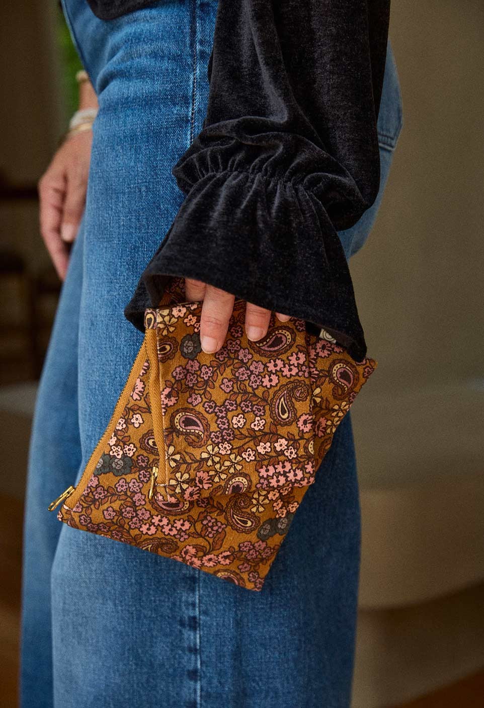 PURSE  OCHER ARABESQUE