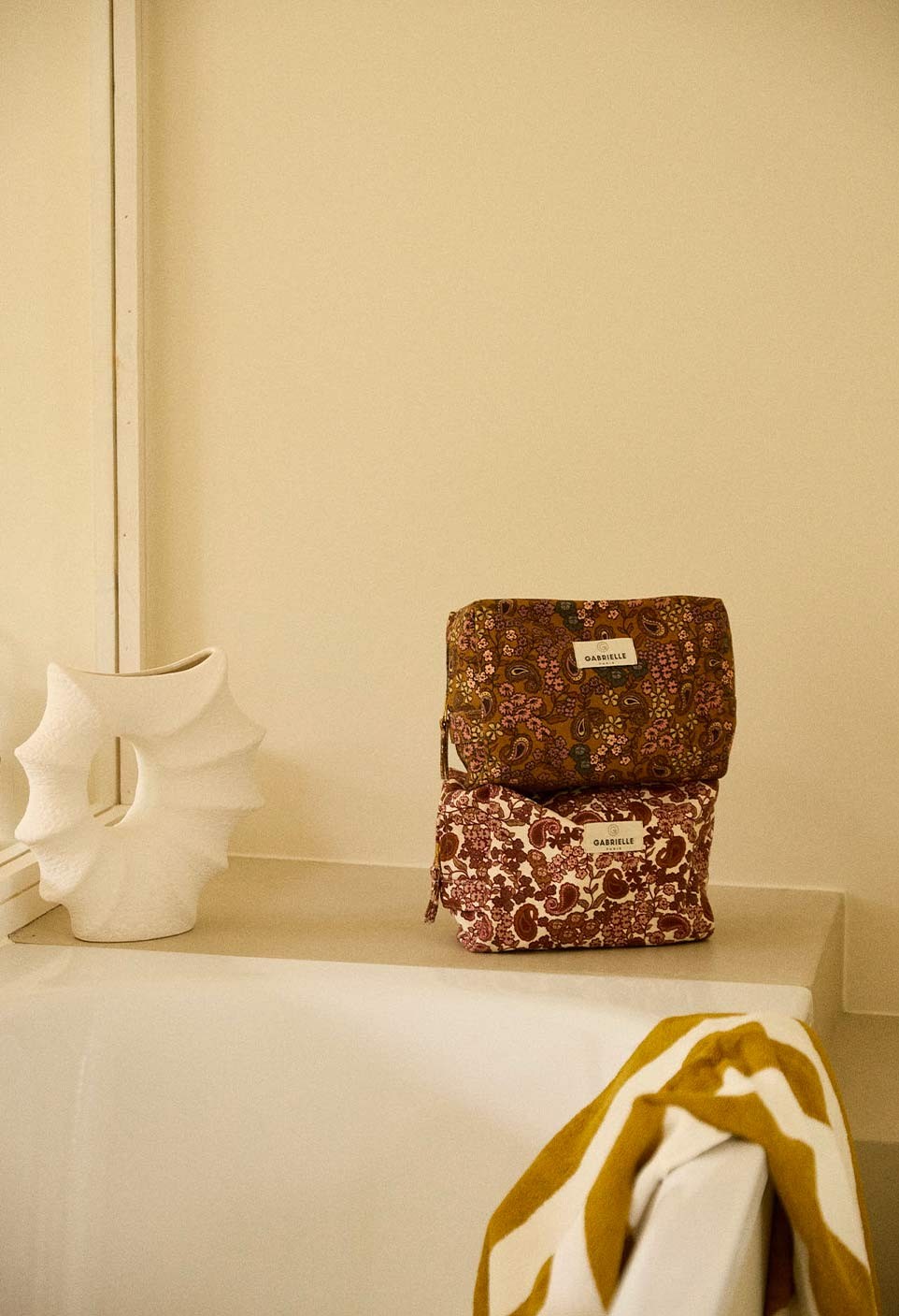 TOILET BAG  OCHER ARABESQUE