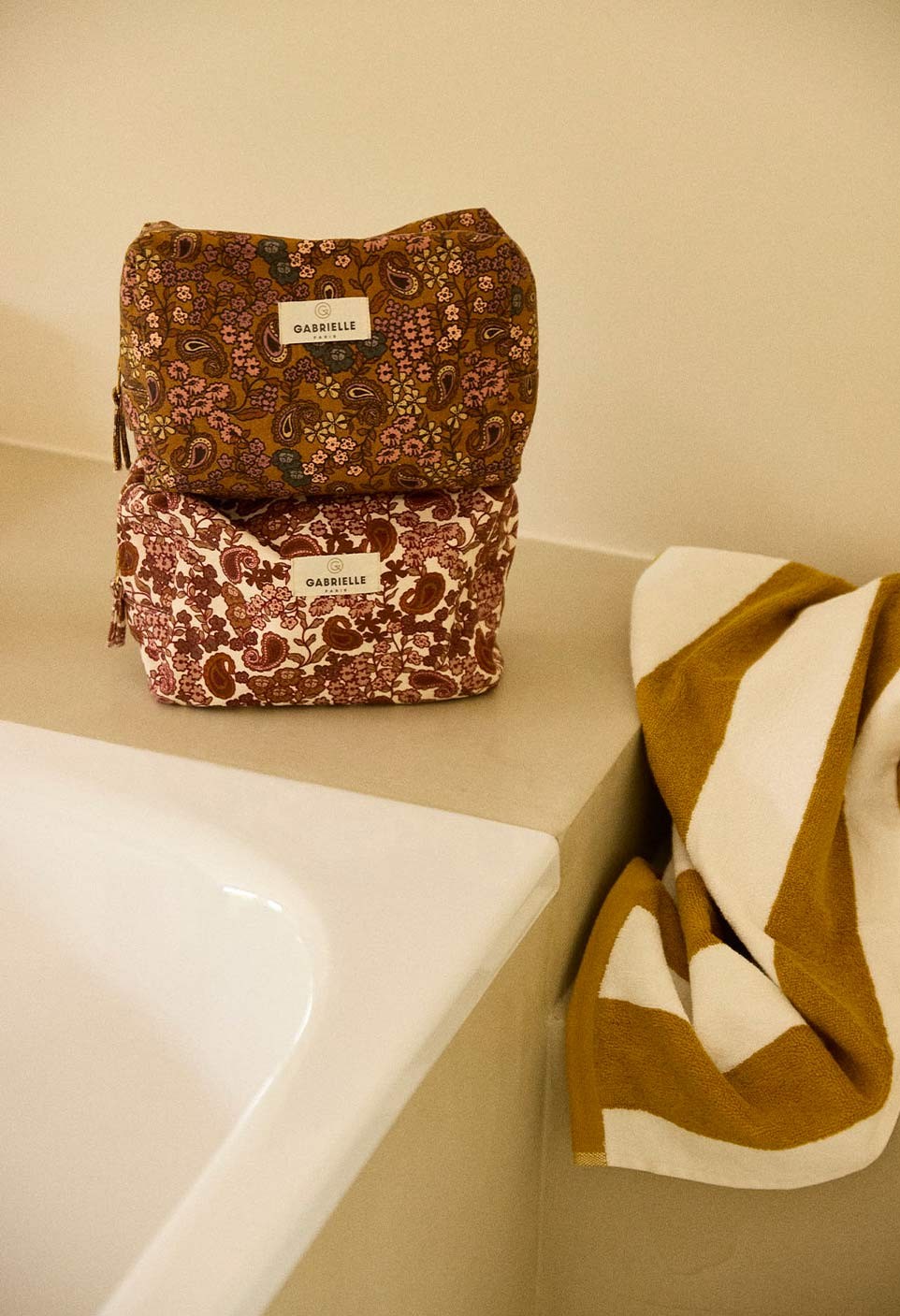 TROUSSE DE TOILETTE  ARABESQUE BORDEAUX