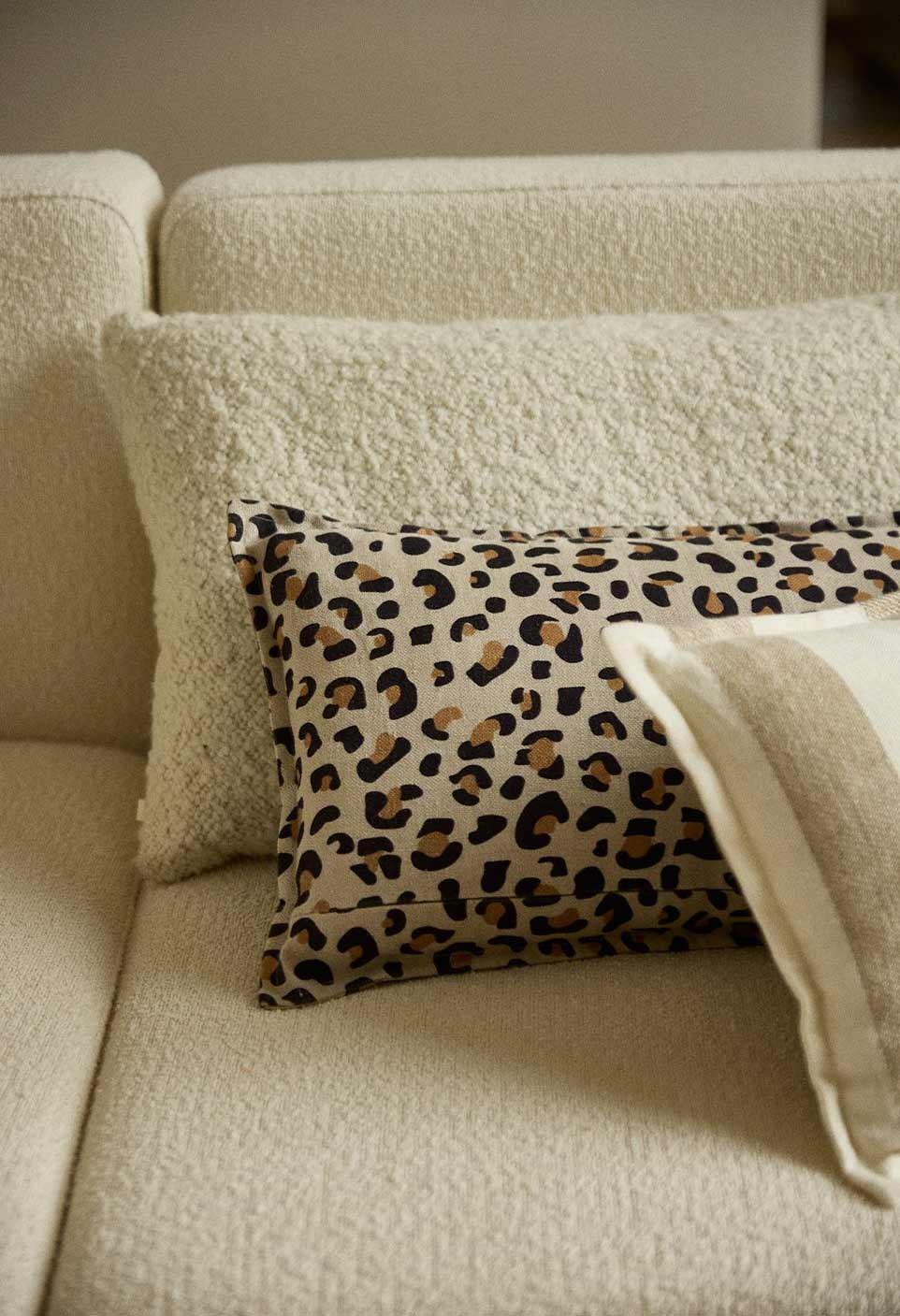 CUSHION  LEOPARD