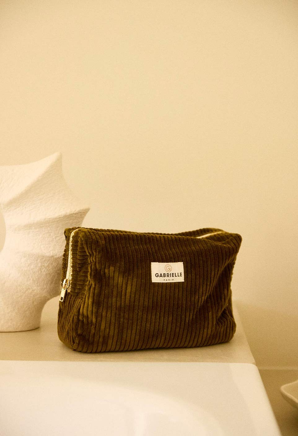 TROUSSE DE TOILETTE  EN VELOURS OLIVE