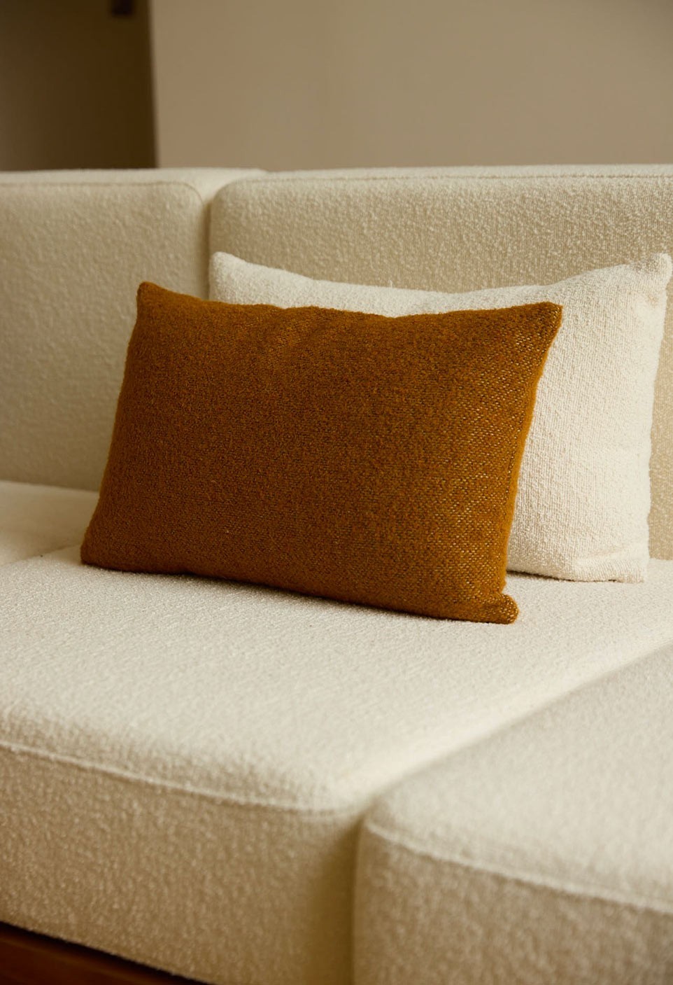 ARGENTINE CUSHION  WOOL MIEL