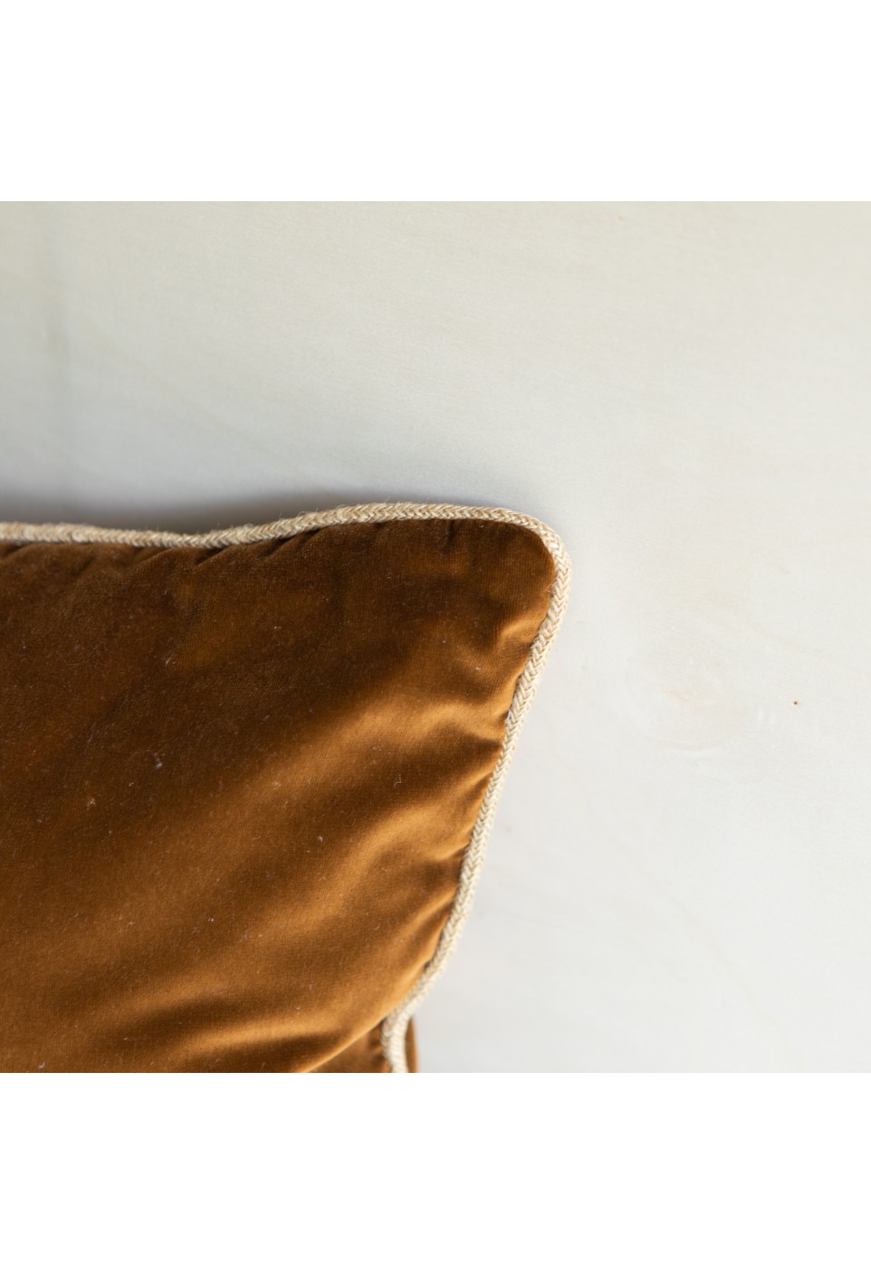 Cushion velvet Antigua Ocre | Respire Home | Gabrielle Paris