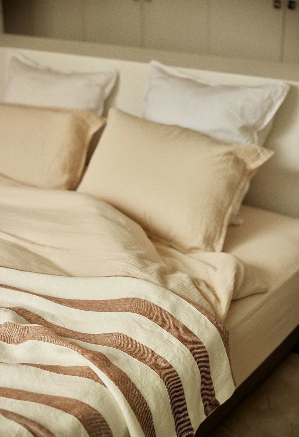 BASTIDE BEDCOVER  MOKA STRIPE